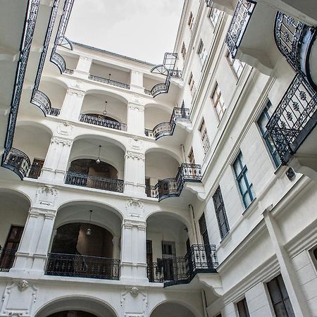 All In Apartman Budapest Extérieur photo
