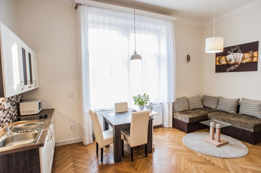 All In Apartman Budapest Chambre photo