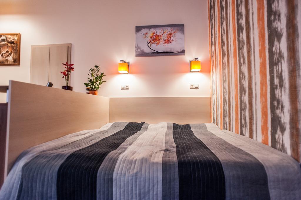 All In Apartman Budapest Chambre photo