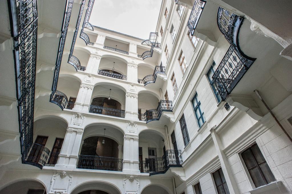 All In Apartman Budapest Extérieur photo