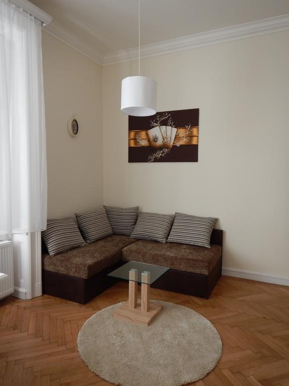 All In Apartman Budapest Chambre photo