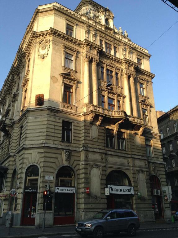 All In Apartman Budapest Extérieur photo