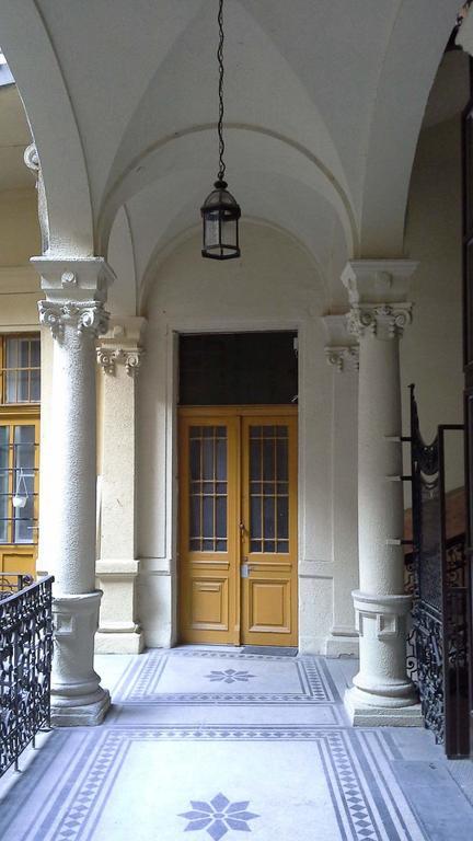 All In Apartman Budapest Extérieur photo