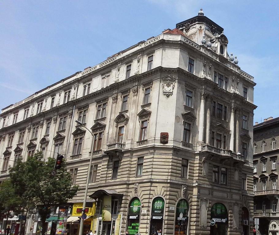 All In Apartman Budapest Extérieur photo